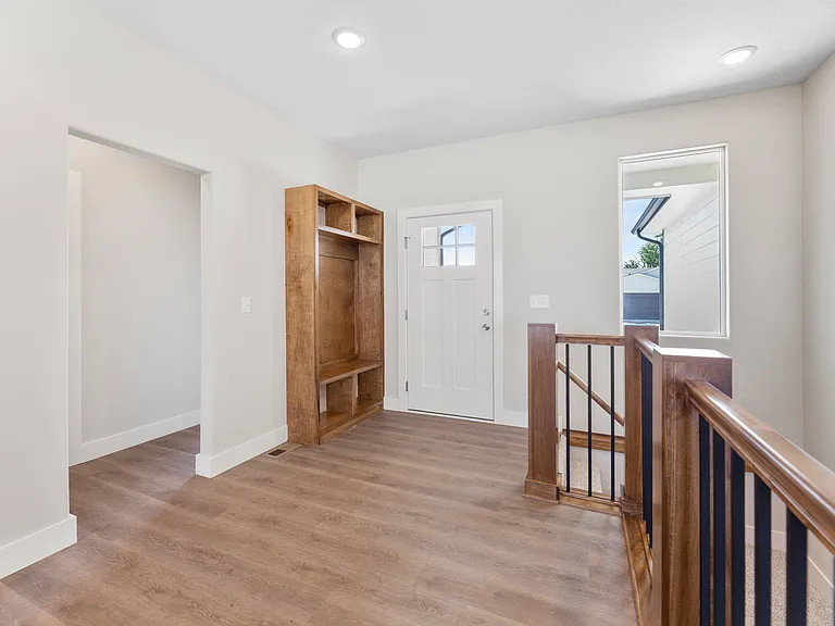 726 E Elmwood St — Photo 12