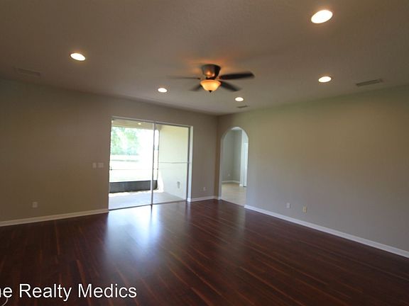 5th image of 105 Wedge Cir