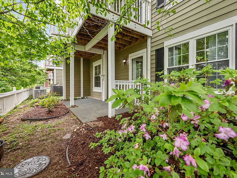 2811 S Woodrow St #B — Photo 25