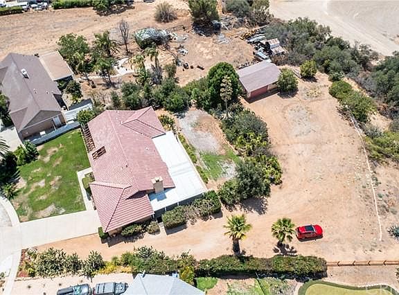3rd image of 36170 Serape Dr