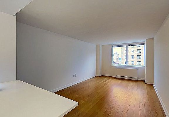 4th image of 227 W 77th St APT 11H