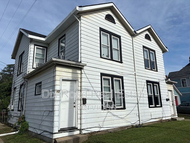 1st image of 25 10th St