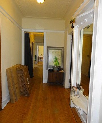 5th image of 1000 W Argyle St APT 3n