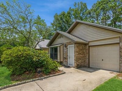 1902 Squirrel Path, Fort Walton Beach, FL, 32547