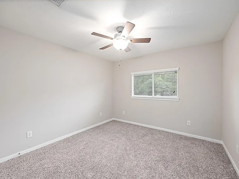 6118 Pine Lakes Dr — Photo 22