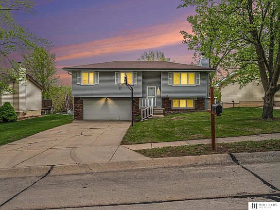 4th image of 2302 Scarborough Dr