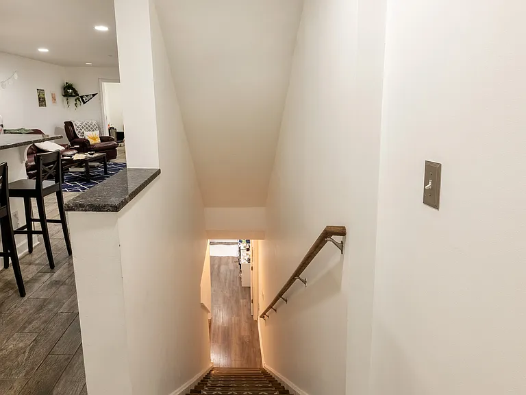 1820 N Front St #A — Photo 17