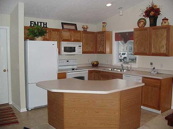 Kitchen with center island
