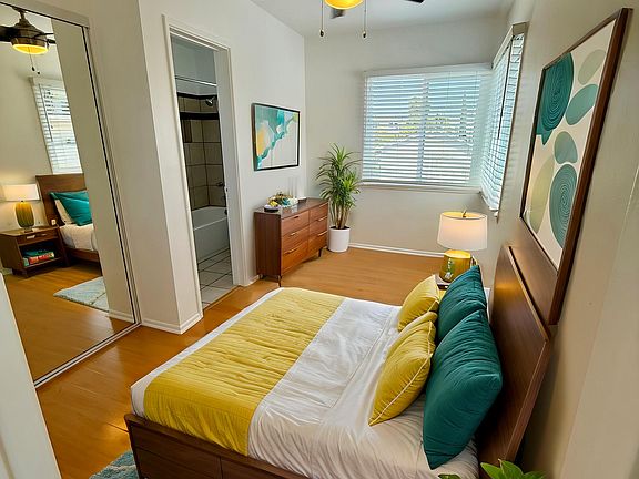 5th image of 1000 Palm Ave APT 21