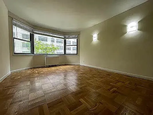 Rented by Bond New York | media 3