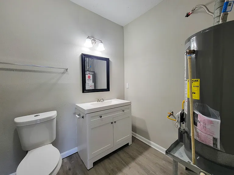 4909 Holloway Dr — Photo 15