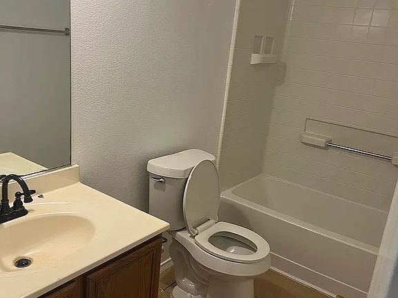 3rd image of 7646 Concordia Ln