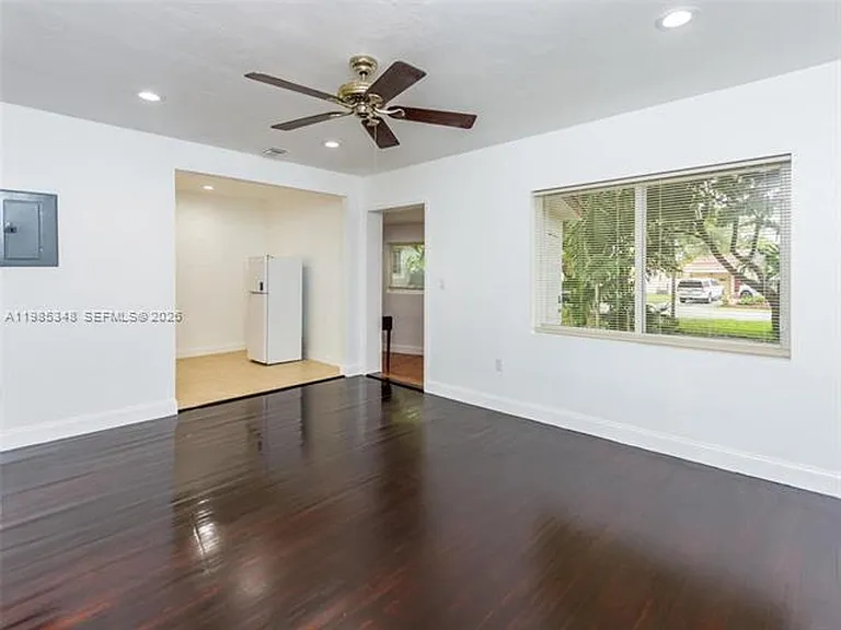 6300 NW 41st St — Photo 10