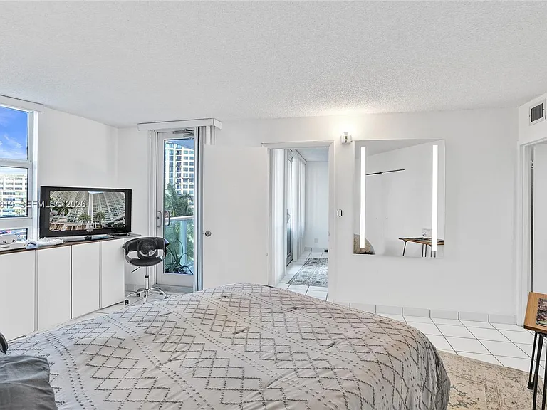 100 Bayview Dr #401 — Photo 29