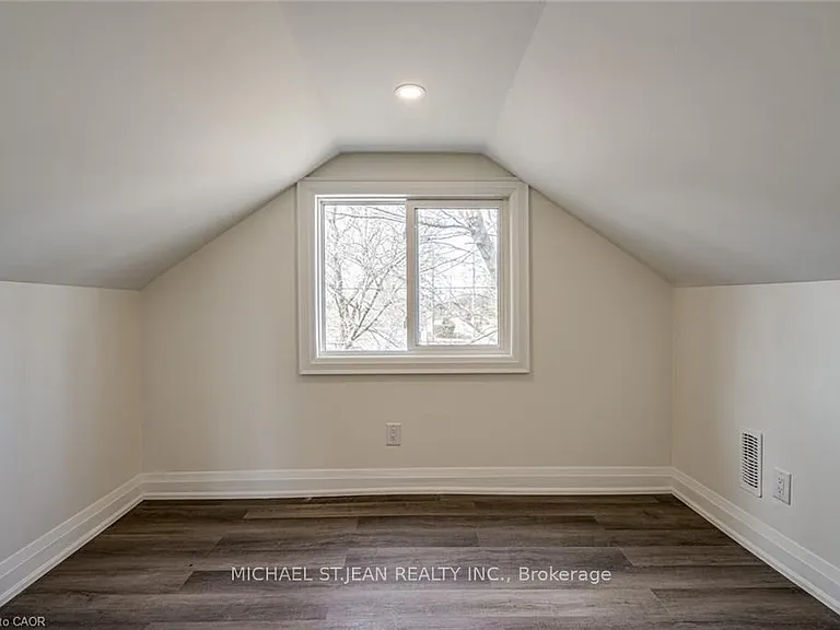395 Paling Ave — Photo 26