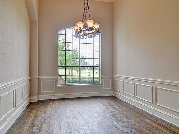 5th image of 3051 England Pkwy