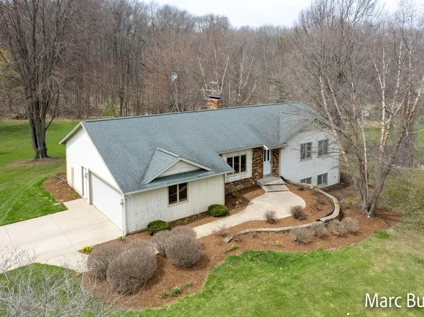 10355 Division Ave S, Wayland, MI 49348