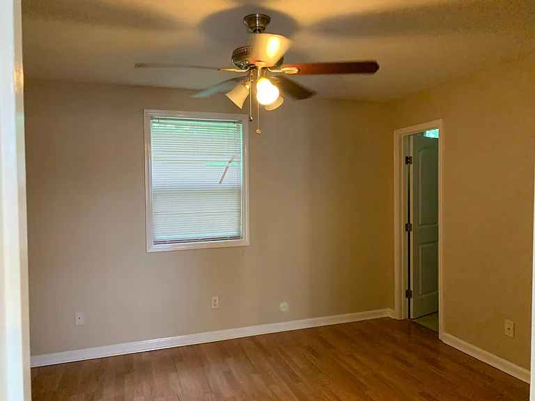 2400 Philip St #6 — Photo 5