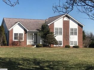 55 Bradford St, Swoope, VA 24479