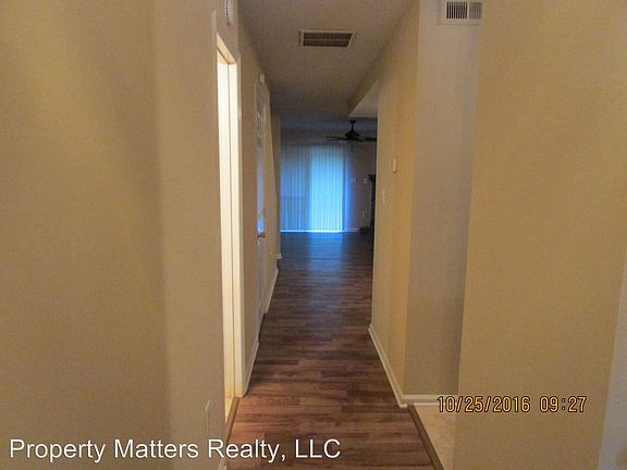 2nd image of 100 Willow Run Dr APT 2