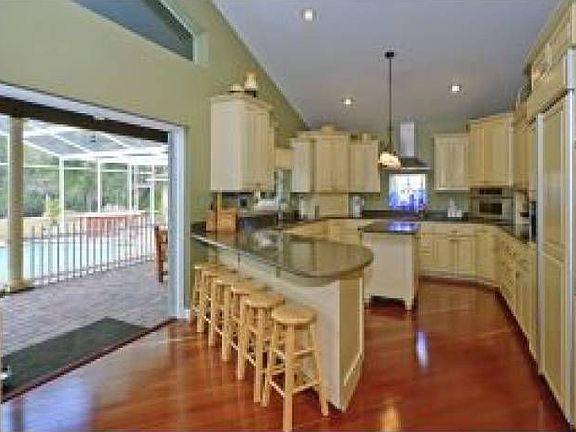 2nd image of 5365 Lovett Dr