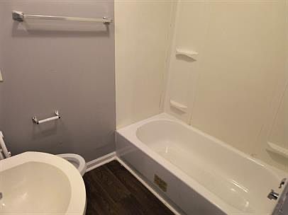 5th image of 1154 Davis Cir