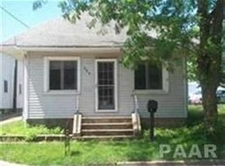 409 School St, Henry, IL 61537