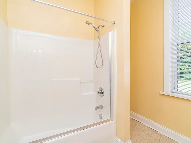 1219 Grace Ave #2 — Photo 22