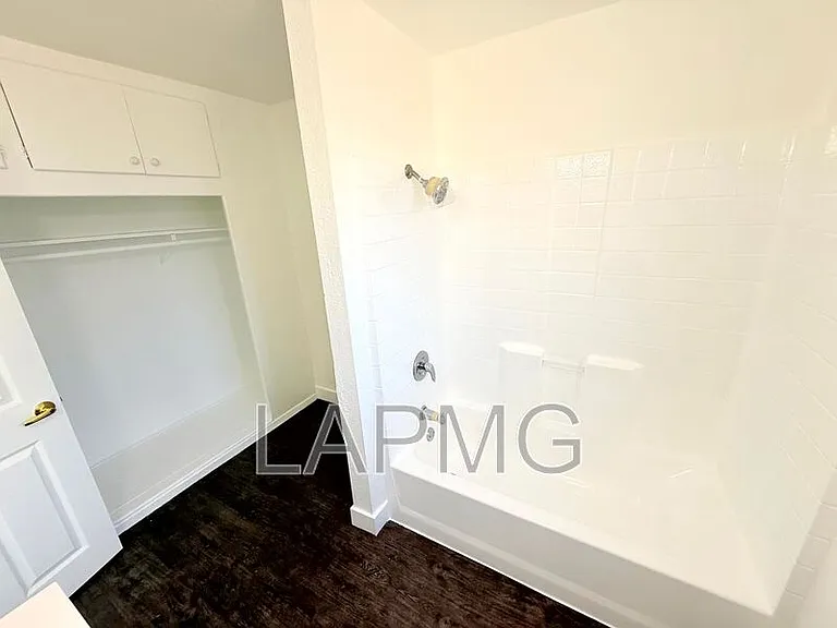 4014 W 102nd St — Photo 13