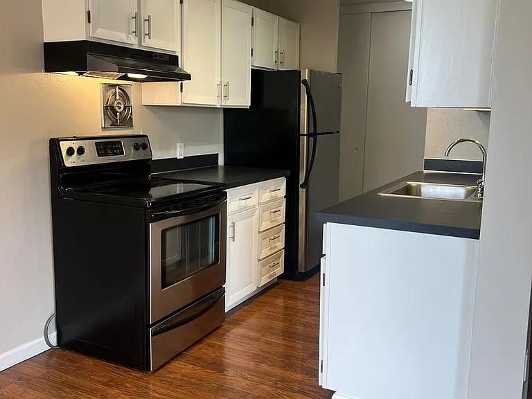 2020 Building — Photo 56