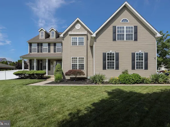 804 Monet Ct, Williamstown, NJ 08094