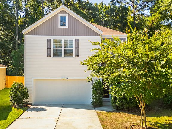3rd image of 2627 Alamanda Dr