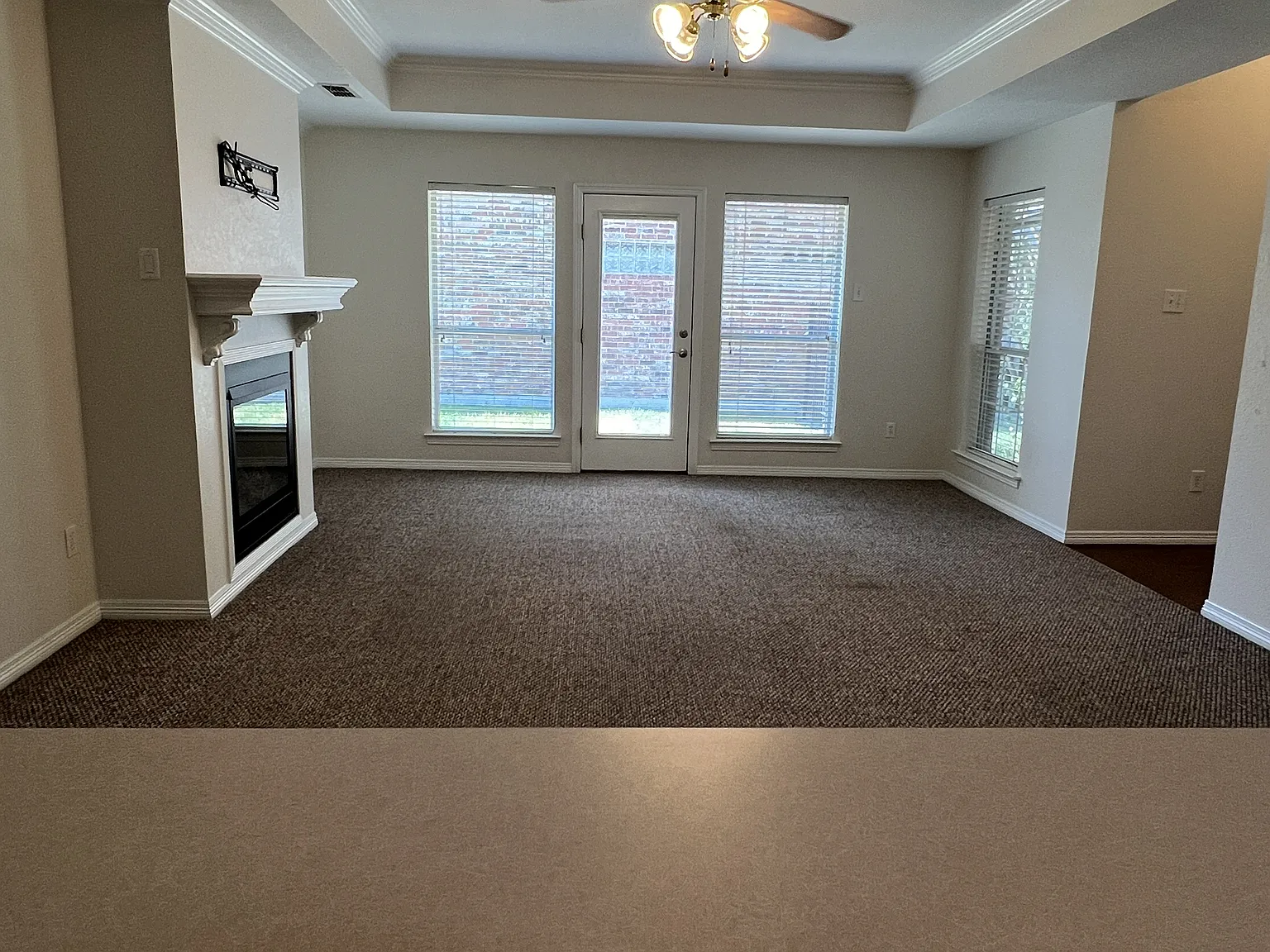 3 bed, 1591 sqft, $2,300 — Photo 3