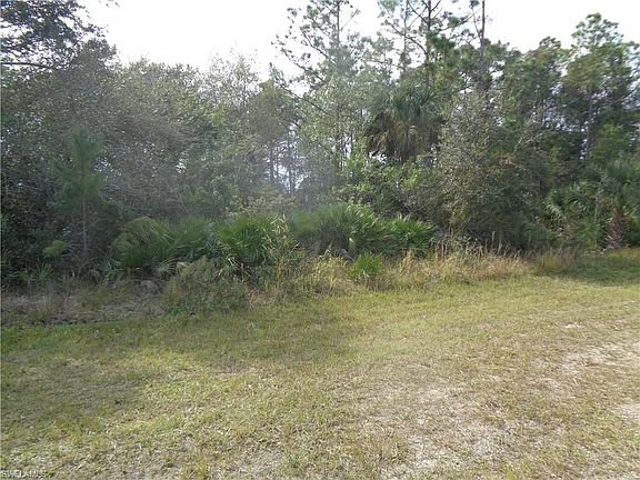 3rd image of 409 Greenbriar Blvd