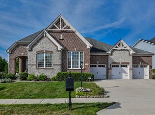 2694 E High Grove Cir, Zionsville, IN 46077