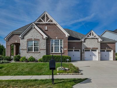 2694 E High Grove Cir, Zionsville, IN, 46077