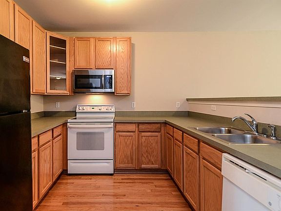 3rd image of 1119 Freesia Ct