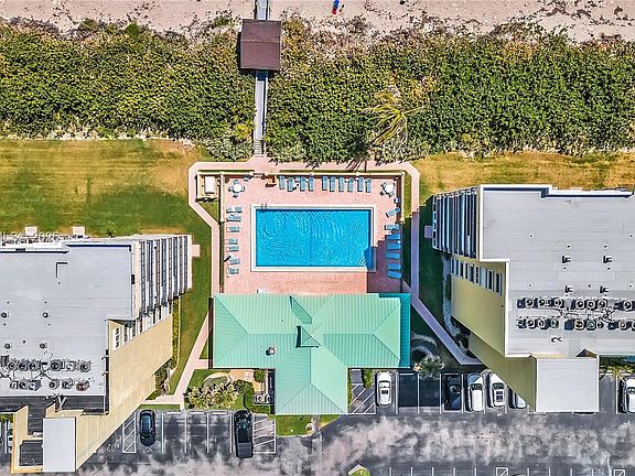 5th image of 7370 S Ocean Dr APT 815
