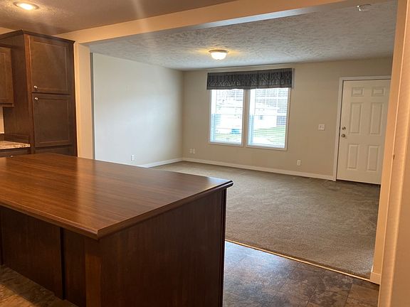 3rd image of 10041 Diane Dr