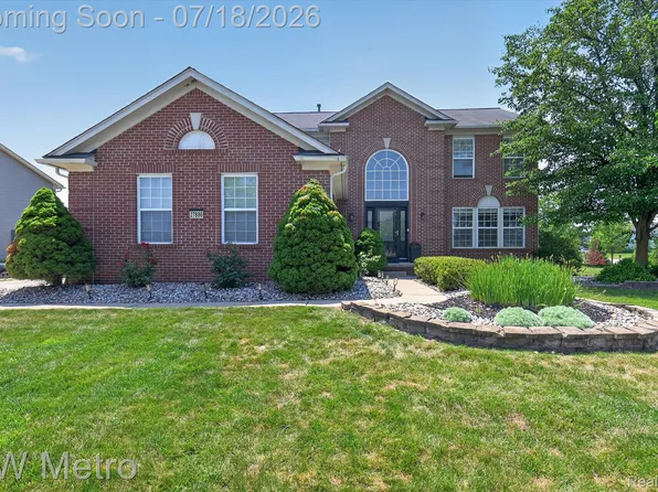 27886 Bluebird Dr, Flat Rock, MI 48134