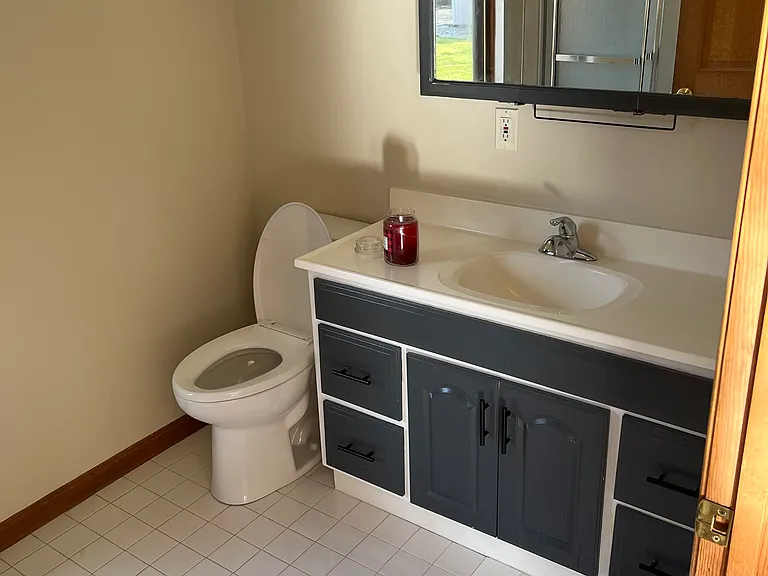 625 E Pleasant St — Photo 2