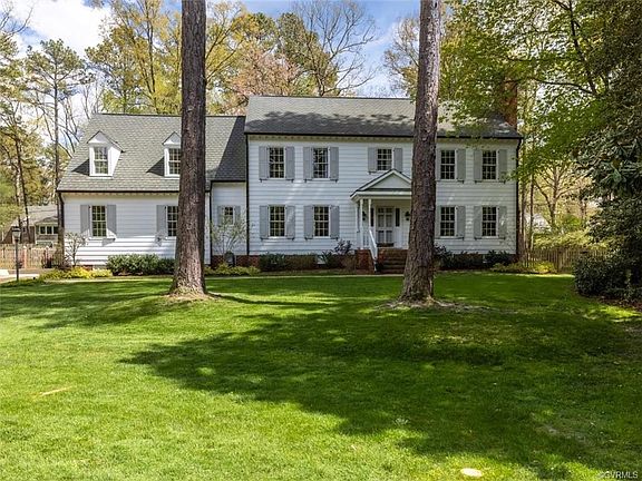 2nd image of 205 W Erlwood Ct