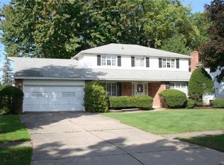 53 Chaumont Dr, Amherst, NY 14221