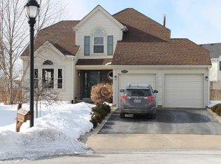 1878 Stowe Cir, Elk Grove Village, IL 60007