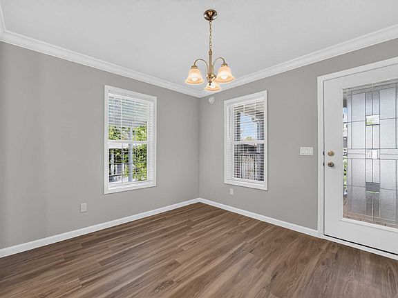 5th image of 102 La Vista Dr #102
