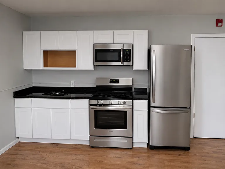 236 W Main St #B-2 — Photo 1