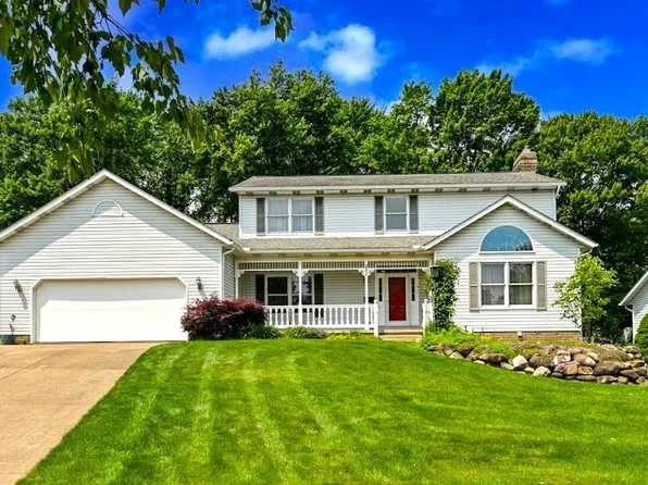 452 Herbert Rd, Akron, OH 44312