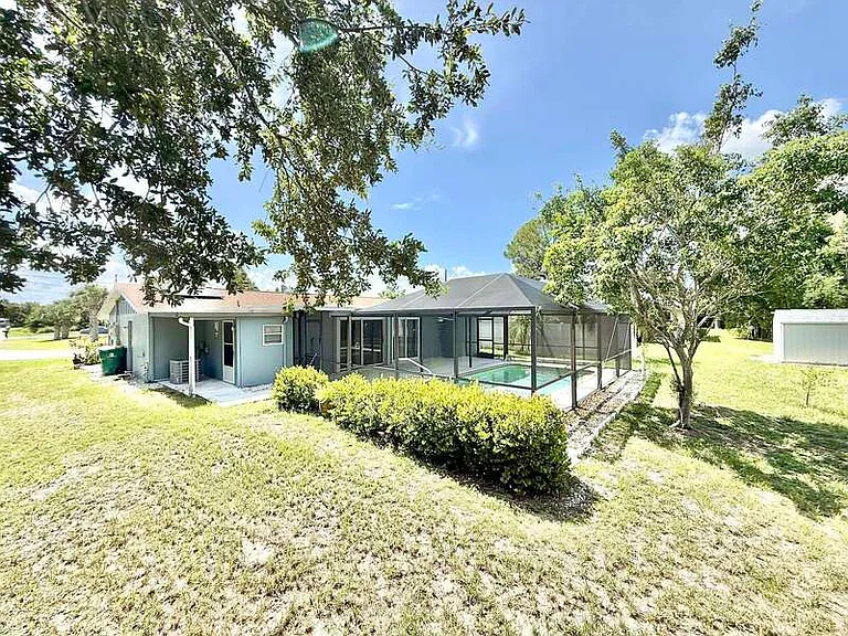 2055 Hyatt Dr — Photo 34