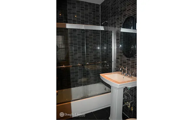 Rented by Douglas Elliman | media 21