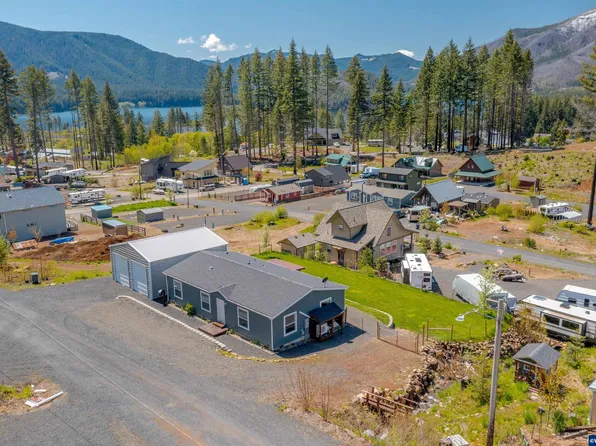 225 Kinney Ave N, Detroit, OR 97342